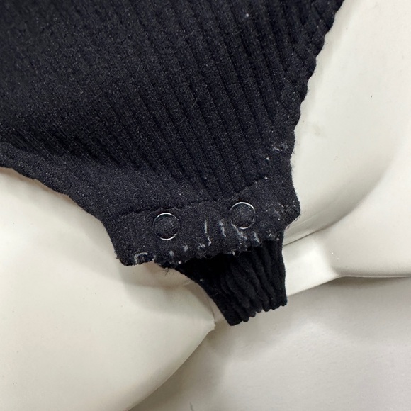Aritzia The Group by Babaton Seamless Tee Bodysuit Black XS - Picture 5 of 12